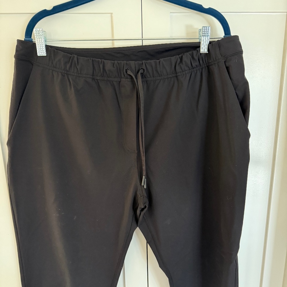 WOMENS LULULEMON BLACK KNIT PANTS WITH POCKETS SIZE LARGE